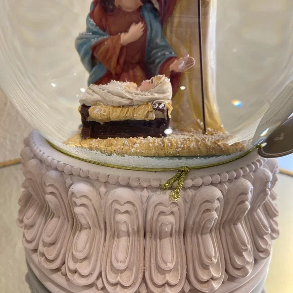 Christmas Holy Family Water Globe / XXL